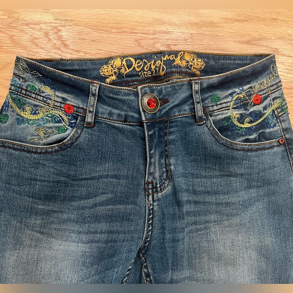 NWOT Desigual Exotic Jeans Embroidered Gold and Flowers Pocket Design - Picture 3 of 15